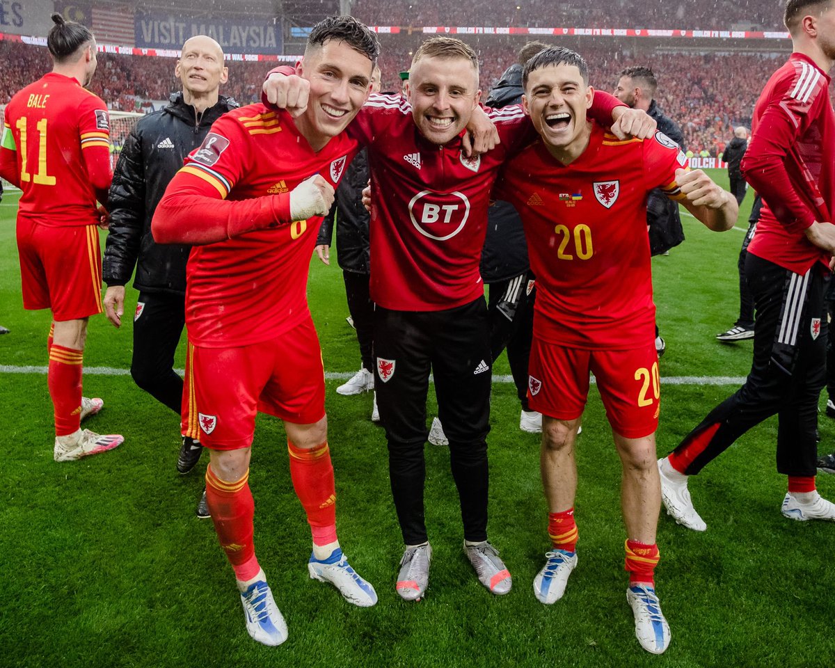 Daniel James tweet media