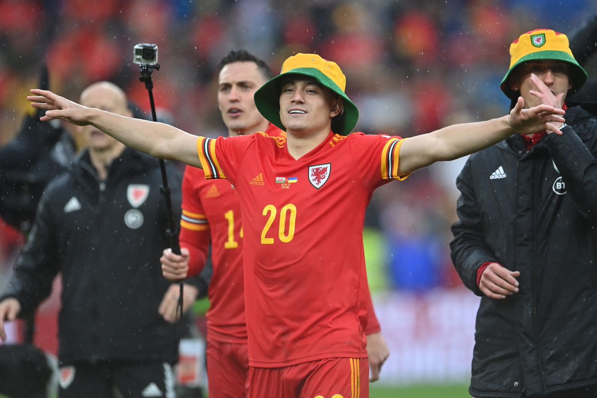 Daniel James tweet media