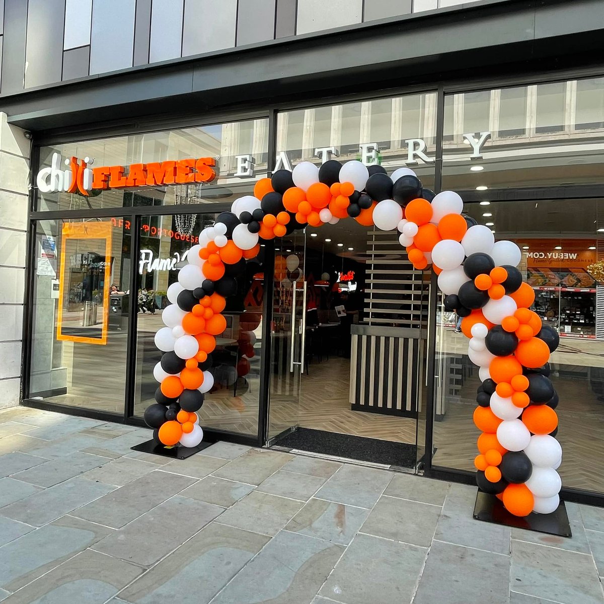 TheBroadwayBrad's tweet photo. 🔥 NOW OPEN 🔥

Say hello to Chilli Flames! 👋

The Broadway’s latest restaurant, serving up Afro Portuguese flame grilled goodness 😋🍔

📍 Broadway (Next to Specsavers)

#ChilliFlames #NowOpen #BroadwayBradford https://t.co/pseO2nltPW