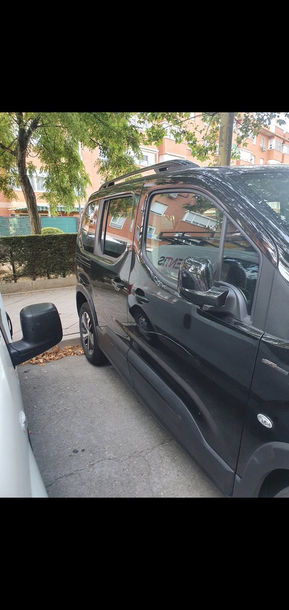 8Versalles's tweet photo. COMPARTIR‼️ 
Coche robado esta noche en el Lago de Loranca, modelo Peugeot Rifter matricula 5381 LLL. Última vez visto a las 2 de la madrugada. A las 9 de la mañana ya no estaba. Cualquier información pónganse en contacto conmigo. https://t.co/bHEboSj4O8