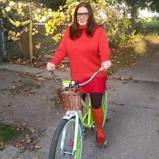 Blue_eyes1220's tweet photo. @StudioJFS I'm safe!🥰🤘😅😅 #DorksRule #NerdLife #IllBeYourVelma lol!! https://t.co/M3W7z1rYbY