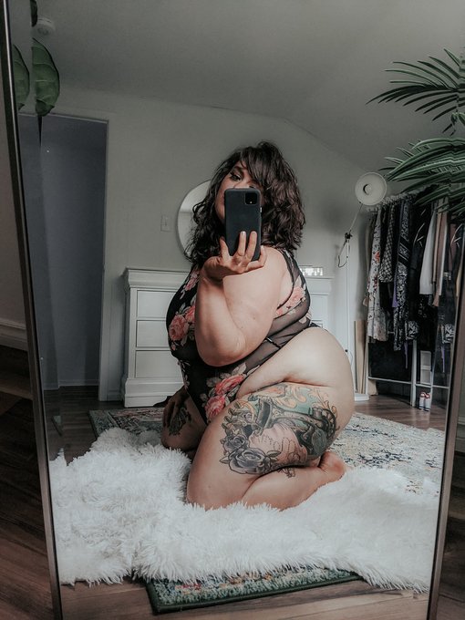 I can't wait to get this tan this summer.  Would you help me put my lotion on? https://t.co/jhEX0HGY<a href="/tag/bbw"class="tags"><span>#bbw</span></a><a href="/tag/amateurbbw"class="tags"><span>#amateurbbw</span></a><a href="/tag/onlyfansgirl"class="tags"><span>#onlyfansgirl</span></a><a href="/tag/onlyfanspromo"class="tags"><span>#onlyfanspromo</span></a>