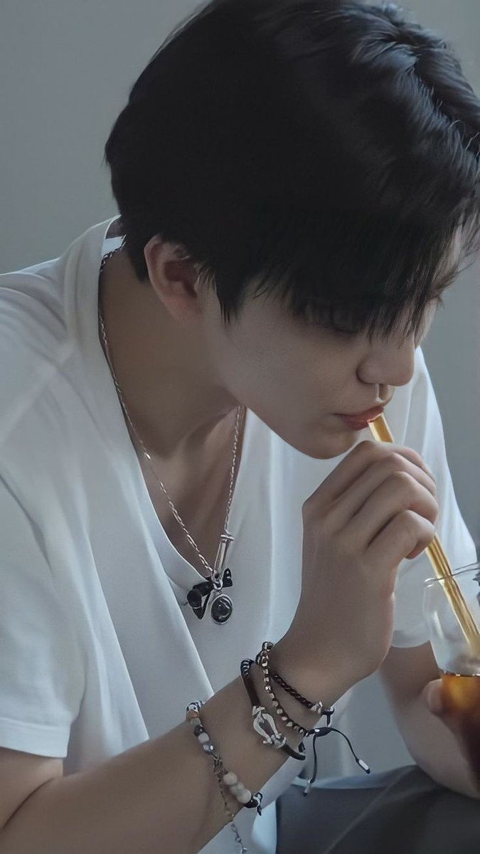 ㅤㅤㅤㅤㅤ
ㅤㅤㅤㅤ
             not new to rp, serving acc ⠀
             like/rt to be mutuals and 
             a morning treat 
ㅤㅤㅤㅤㅤ
ㅤㅤㅤㅤ