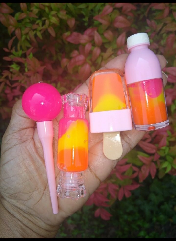 StopAndShop24's tweet photo. The Sadina Collection👑
Check out our kids lip gloss collection for the best in one-of-a-kind or unique lip glosses at excellent pricing.
#thesadinacollection #sadinakings #sadinaqueens 
#ShopOnlineToday 👇
https://t.co/ShDK5tVNgv https://t.co/v3uNS8XIRq