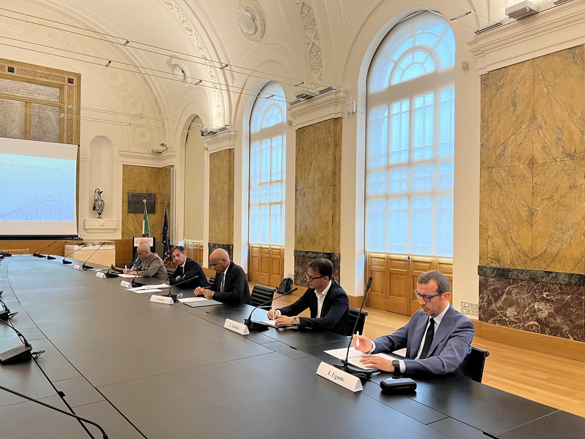 fabri_sala's tweet photo. Entro i prossimi tre anni miriamo ad essere la prima regione in Europa nel campo della #cybersecurity! Con @polimi , @Esercito , #AriaSpa e @intesasanpaolo firmato l’Accordo per dotare Milano, prima città al mondo, di una rete ultrasicura di comunicazione quantistica. https://t.co/FKqmNmfT9l