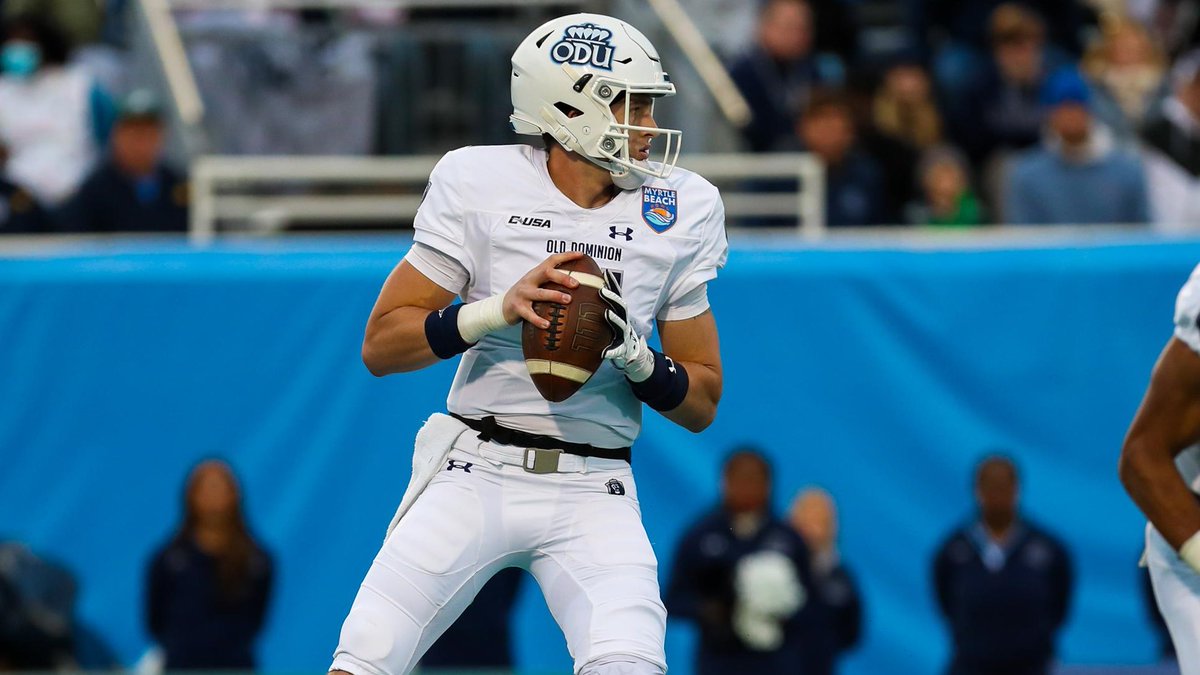 ● QB Spotlight ●

Hayden Wolff - ODU

• Wolff has a big arm and can sling the ball downfield. He's a player who could take another step in his game in 2022. In his career he's thrown for 2,670 yards 12 TDs and completed 61.3 percent of his passes.