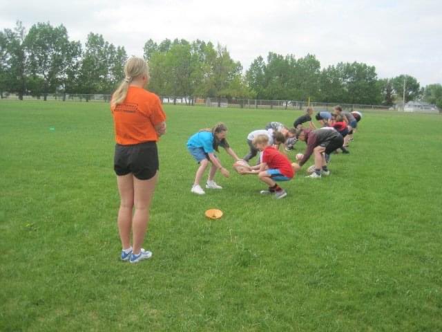 VulcanPrairiev1's tweet photo. Grade 6s are getting to learn all about rugby this week. Thanks to Ms. Seaman and her helpers from @CountyCentral. Many of us think we might want to play in Grade 7! https://t.co/YjwIaxsDy3