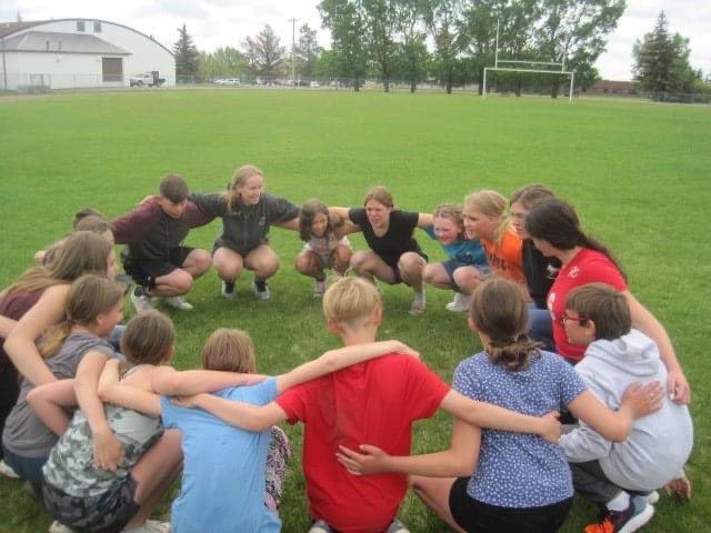 VulcanPrairiev1's tweet photo. Grade 6s are getting to learn all about rugby this week. Thanks to Ms. Seaman and her helpers from @CountyCentral. Many of us think we might want to play in Grade 7! https://t.co/YjwIaxsDy3