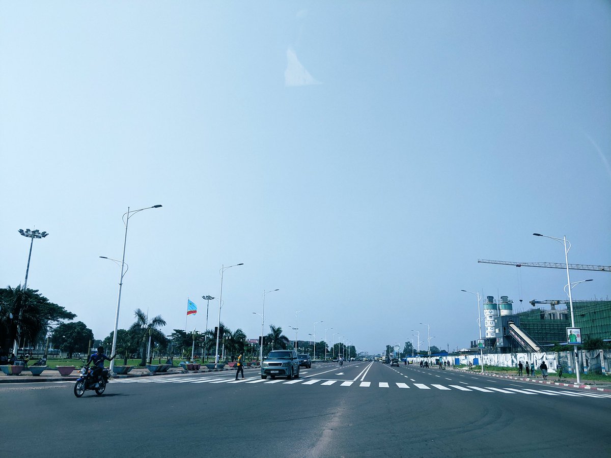 gloiremurhigisi's tweet photo. 🇨🇩 #RDCongo
📍#KINSHASA
M B O T E N A B I N O 🙌
J A M B O Y E N U 🙌
B O N J O U R C H E Z V O U S 🙌
Chaque nation a ses défis, ns en avons aussi mais nous partageons toujours #CongoPositif #VisitDRC
#ChangementDeNaratif @PatrickMuyaya
@leParrainRDC @SORAZIZ @LutumbaP https://t.co/ftwxtnmDzW