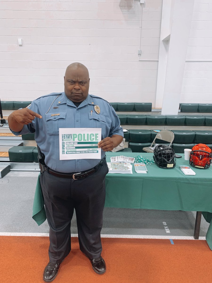 NW_UPD's tweet photo. We are so excited to see all of our new Bearcats at SOAR! We will be putting all new followers in a raffle to win a FREE PARKING PERMIT! ☀️🍉#SOAR2022 tell your friends! https://t.co/QaBTGeOhCg