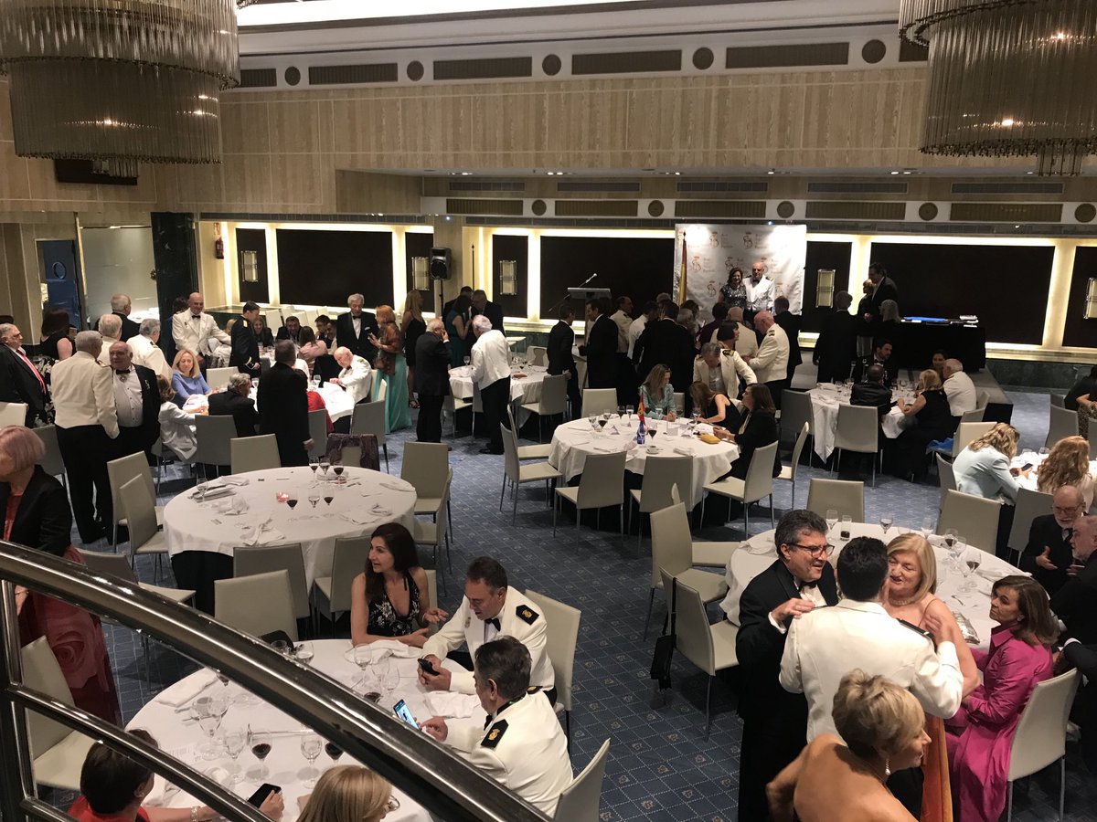 DiegoEstradaFe2's tweet photo. Entrega de la medalla “Caballero del Ancla de Oro” por la Real Liga Naval de España, en la cena de Gala del 4 junio 2.022 en el Hotel Meliá Castilla. https://t.co/zNPdQkDTbI