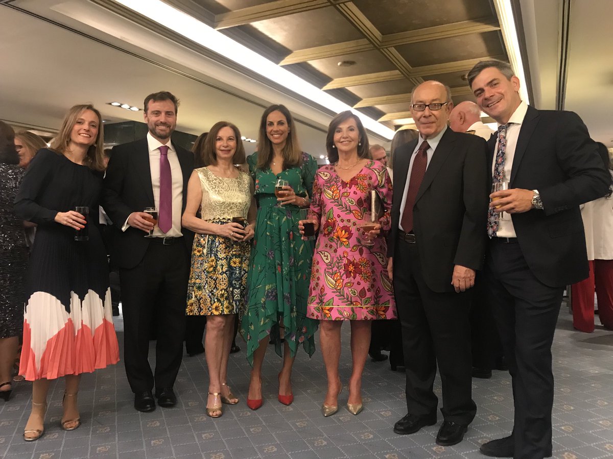 DiegoEstradaFe2's tweet photo. Entrega de la medalla “Caballero del Ancla de Oro” por la Real Liga Naval de España, en la cena de Gala del 4 junio 2.022 en el Hotel Meliá Castilla. https://t.co/zNPdQkDTbI