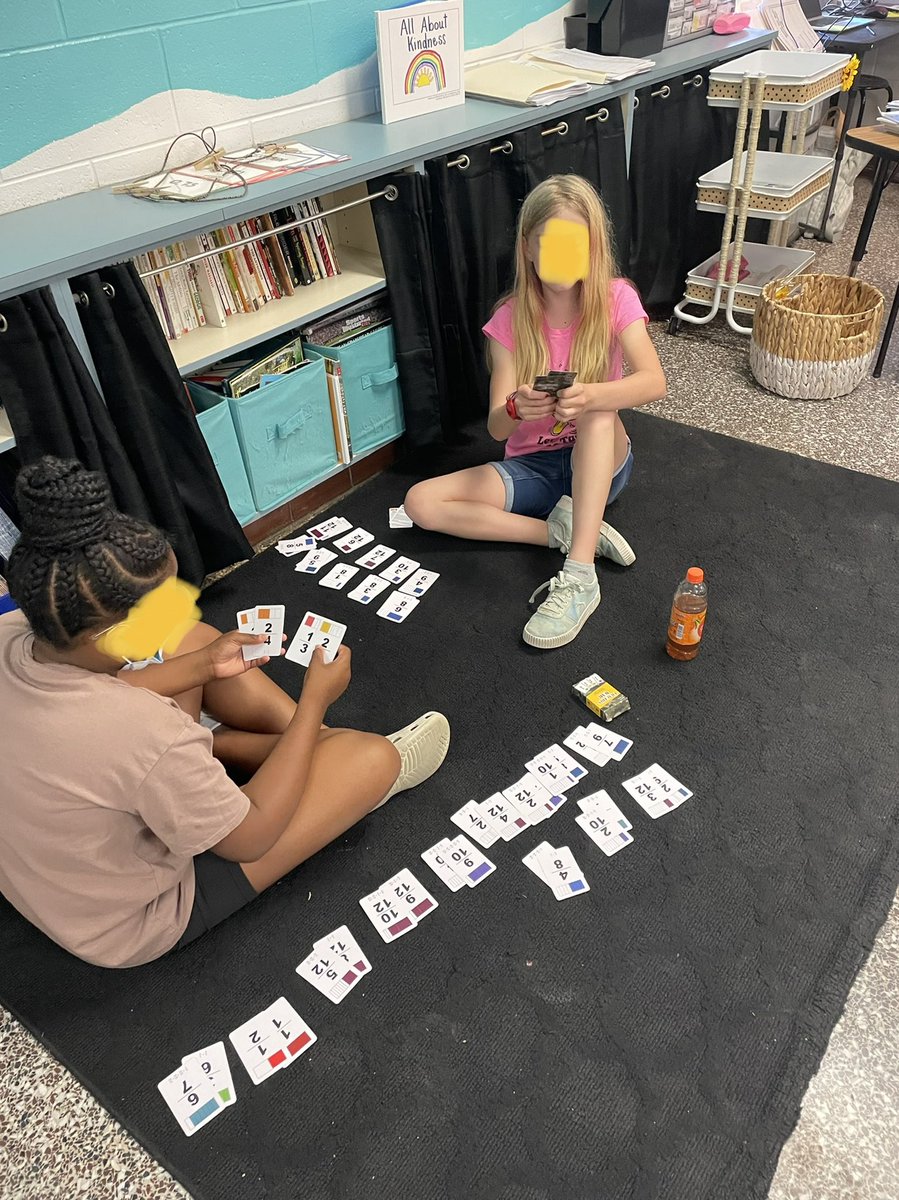 JessDCunningham's tweet image. 4th grade math centers on 🔥 #domath #letthemexplore #handson #Landstownleads