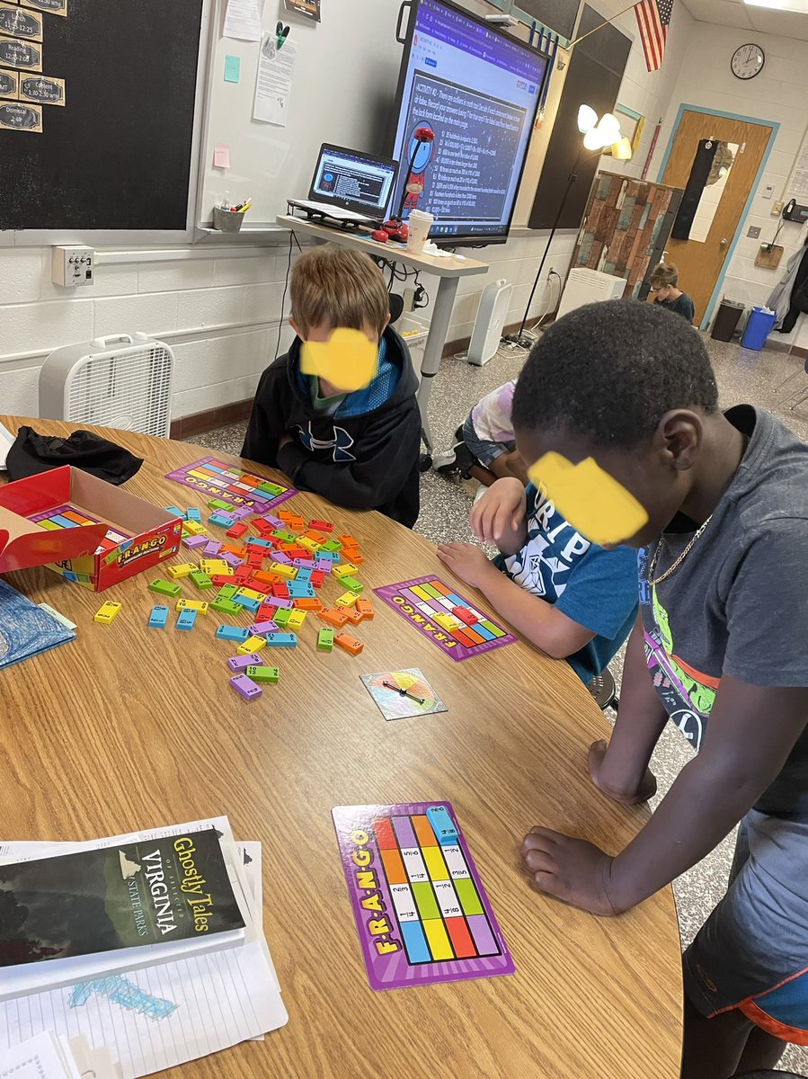 JessDCunningham's tweet image. 4th grade math centers on 🔥 #domath #letthemexplore #handson #Landstownleads