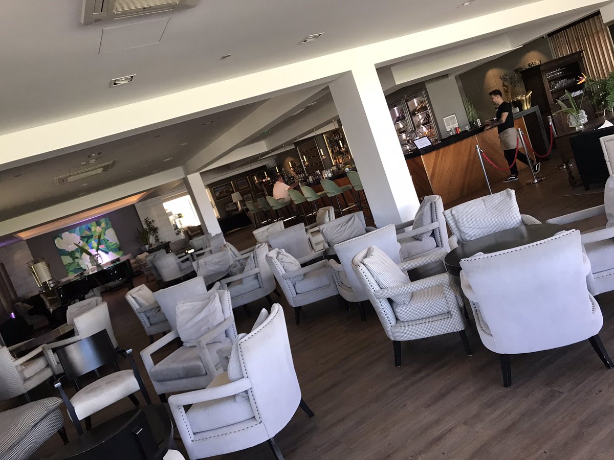 golfguidehq's tweet photo. The stunning @valedolobo &amp; the infamous #Spikes #resturaunt who’s spent many a late night in there? 
@visitportugal @algarvetourism_ @GolfTravelCTR https://t.co/OuSTl4nvFy