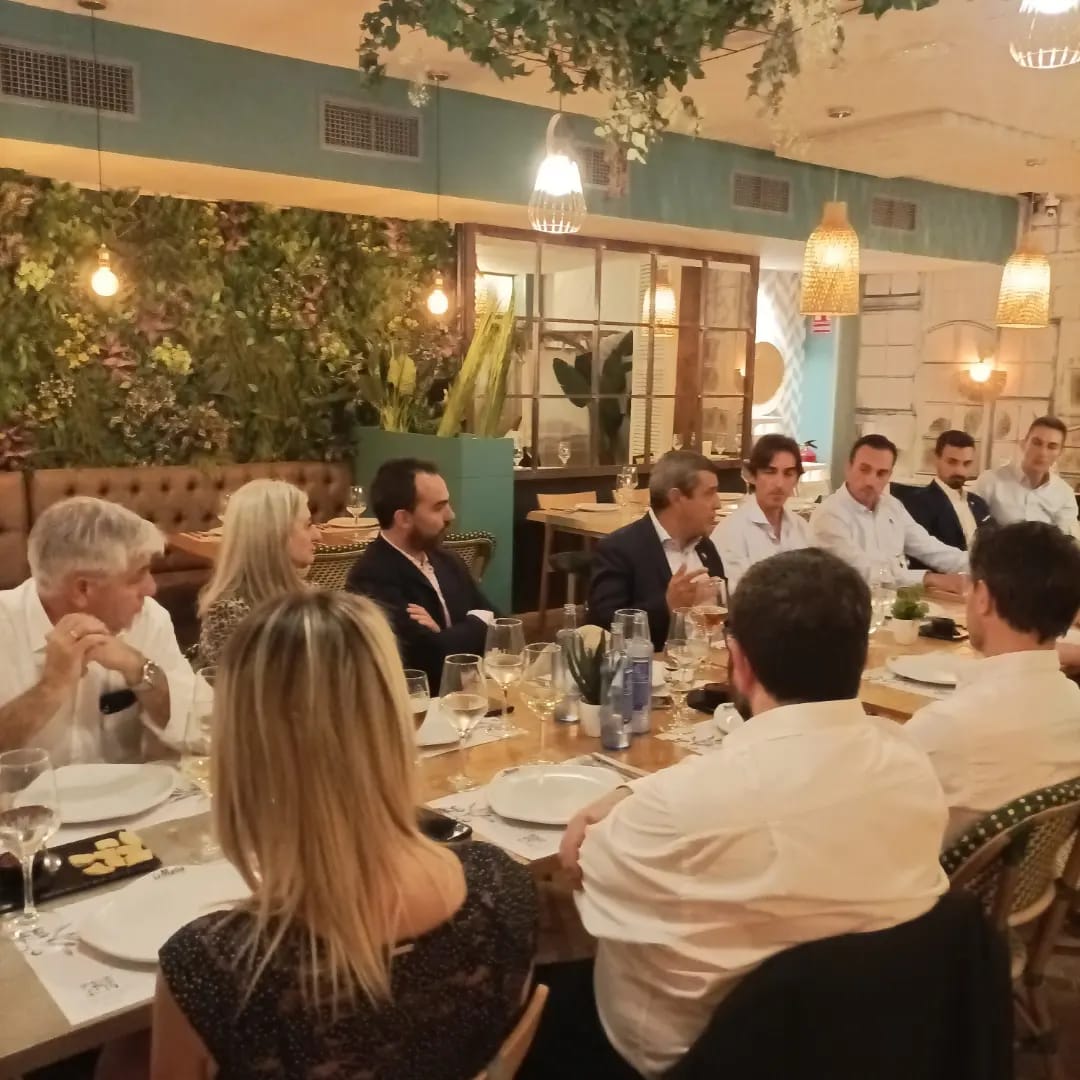 Gracias a José Luis García, director de expansión de <a href="/REMAXESPANA/">REMAX España</a>, que nos explicó a los alumnos del X Plan de Franquicias y a la <a href="/AFA_Aragon/">Asociación de Franquiciadores de Aragón (AFA)</a> cómo han logrado ser la franquicia inmobiliaria líder mundial con más 8.900 franquicias en el mundo, 170 de ellas en España.