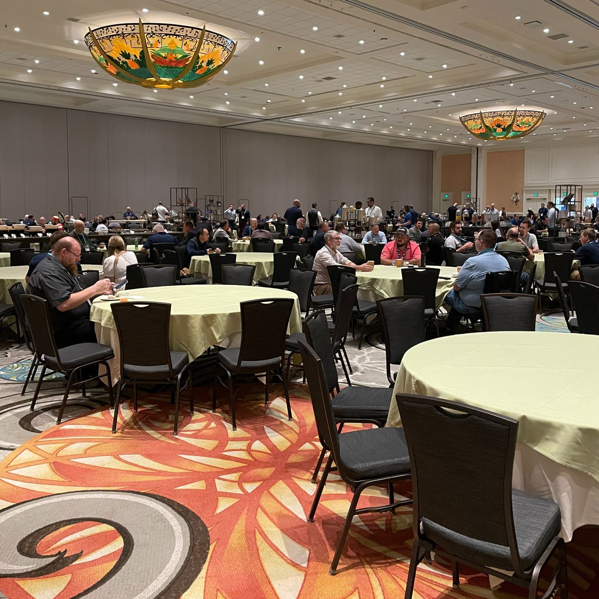TheITNation's tweet photo. A good day starts with breakfast!
Smiling faces getting fueled up for a big day at #ITNSecure22 https://t.co/kmaRbxUFP4
