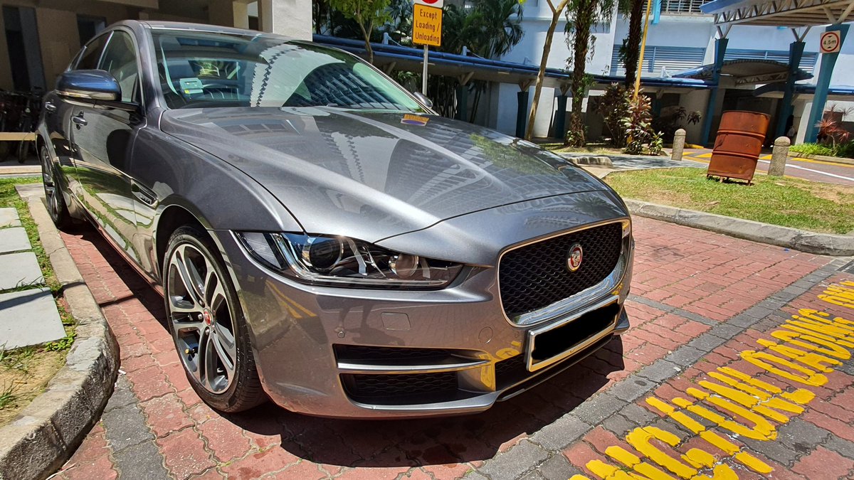 Synner83's tweet photo. @Carpornpicx Jaguar XE Diesel https://t.co/o7nVvNSoba