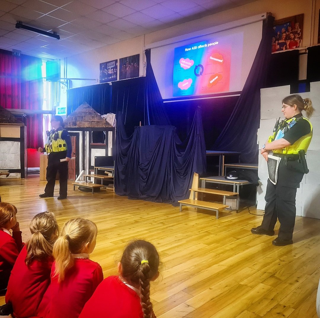 BrownhillsWMP's tweet photo. 🏤👮🏻‍♂️💬 Officers have attended @SchoolMillfield this morning to carry out a well received input in relation to anti-social behaviour and how it may lead into criminal behaviour, effects on victims and possible repercussions. 
Some great Q&amp;A! 
🚔 Patrols have also been carried out. https://t.co/YuM8wg1EXh