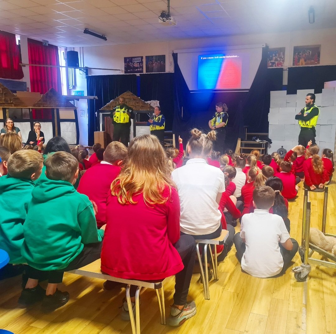 BrownhillsWMP's tweet photo. 🏤👮🏻‍♂️💬 Officers have attended @SchoolMillfield this morning to carry out a well received input in relation to anti-social behaviour and how it may lead into criminal behaviour, effects on victims and possible repercussions. 
Some great Q&amp;A! 
🚔 Patrols have also been carried out. https://t.co/YuM8wg1EXh