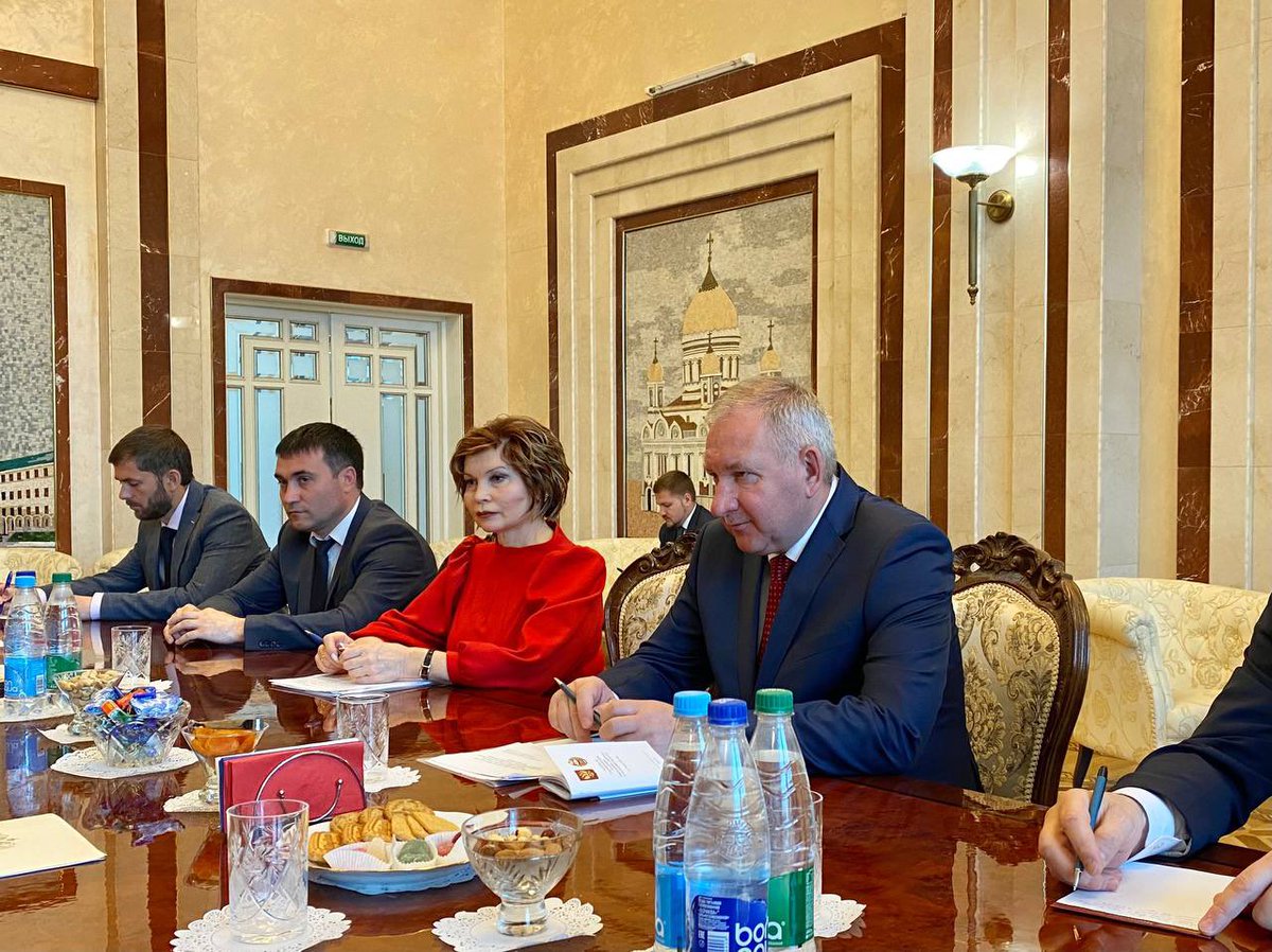 RusEmbassyMinsk's tweet image. 🇷🇺🇧🇾 7 июня Посол России в Беларуси Борис #Грызлов встретился с председателем Правительства Республики #Мордовия Владимиром Сидоровым

• Участники встречи обсудили ряд актуальных вопросов межрегиональной повестки российско-белорусского сотрудничества.

🔗 t.me/RusEmbassyMins…