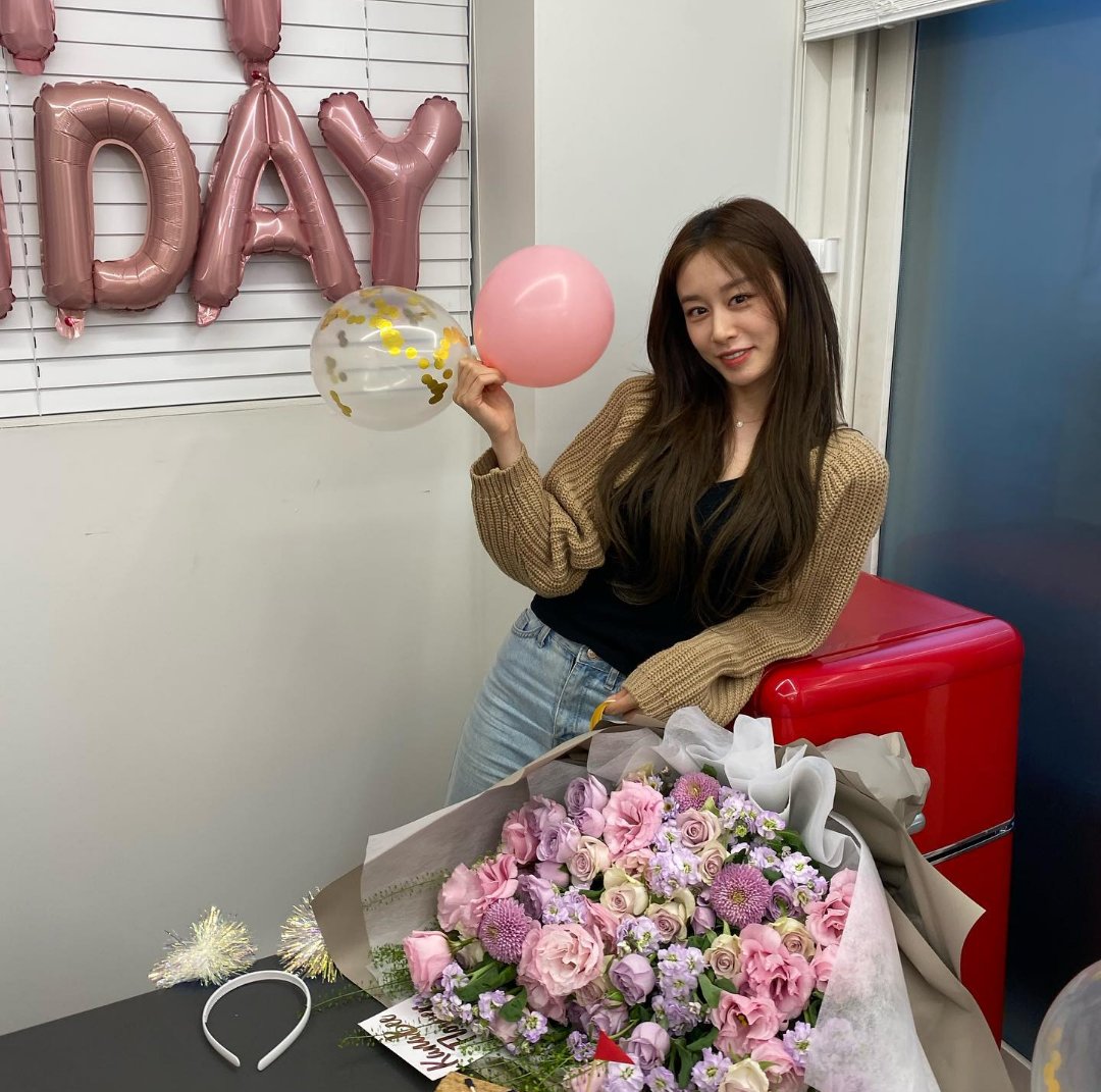 tiarafans's tweet photo. @pjy1234 🌷🎁 https://t.co/A2d4SGZnG4