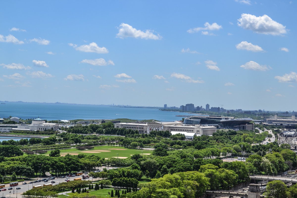 harbourbuilds's tweet photo. Harbour began construction in 1982 on the realignment of Lake Shore Drive south of the river (along with a reconstruction north of the river). A whole new alignment was built, greatly smoothing the S-curve.
#ChicagoConstruction #ChicagoContractors #LSD #LakeShoreDrive #GCServices https://t.co/oLXvQze6sW