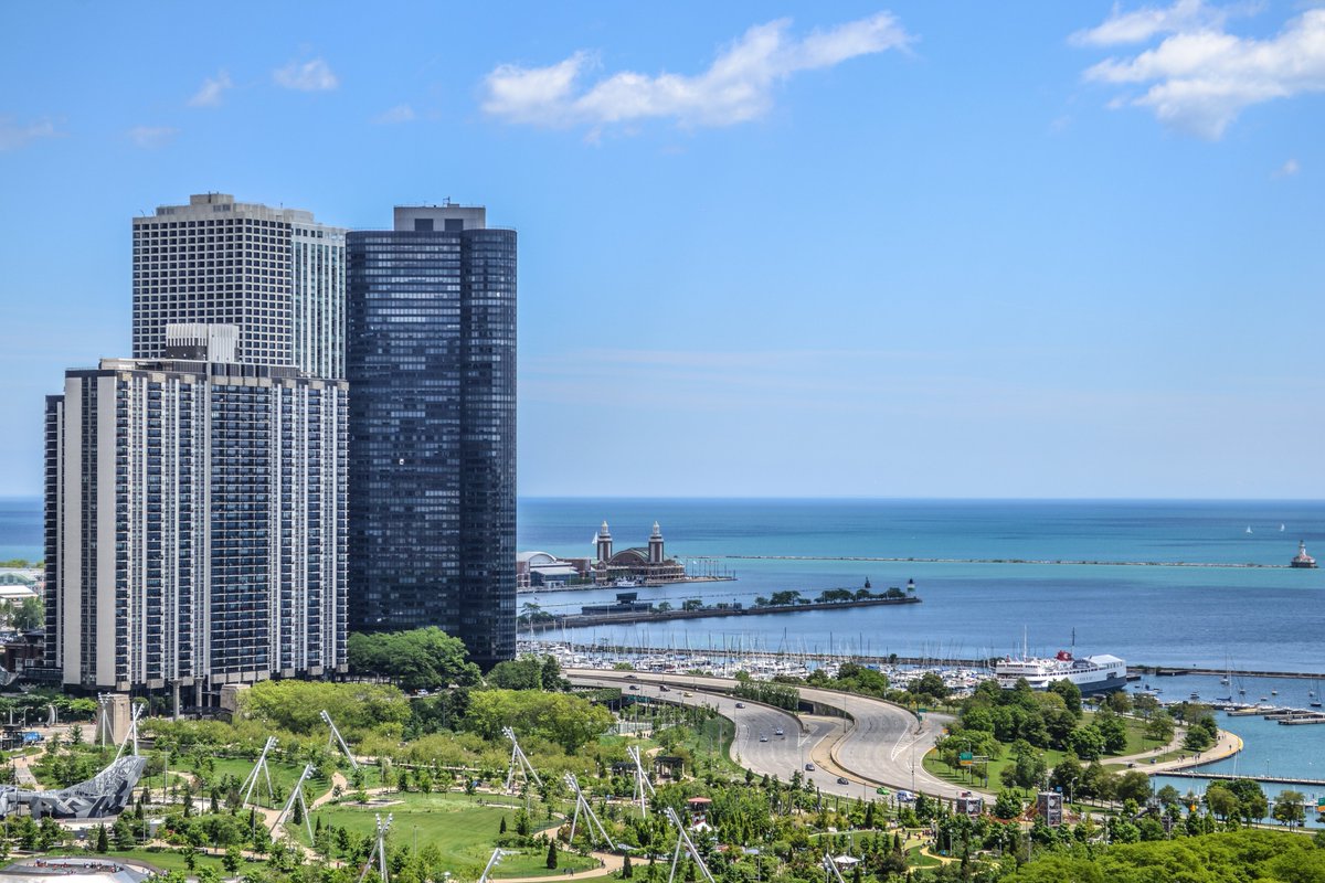 harbourbuilds's tweet photo. Harbour began construction in 1982 on the realignment of Lake Shore Drive south of the river (along with a reconstruction north of the river). A whole new alignment was built, greatly smoothing the S-curve.
#ChicagoConstruction #ChicagoContractors #LSD #LakeShoreDrive #GCServices https://t.co/oLXvQze6sW