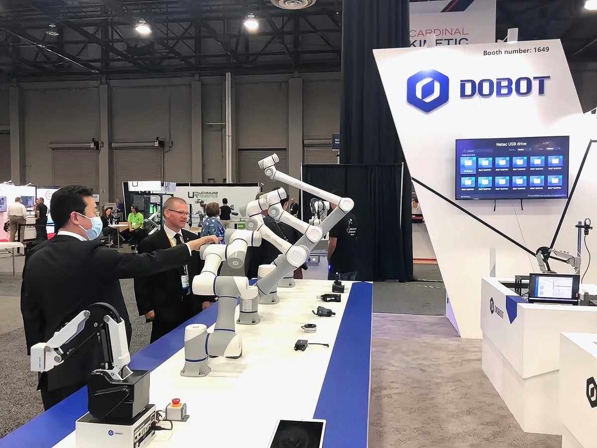 DobotRobotics's tweet photo. Day-2 at #AutomateShow2022
Visitors learn about the #DOBOT CR series #cobots at the Automation exhibition and are impressed by their "multiple payloads and safety" features.
Come to #1649 and talk to our about the future of automation.
More information👉https://t.co/RZG1XQ4lyu https://t.co/ysup8NCEO6
