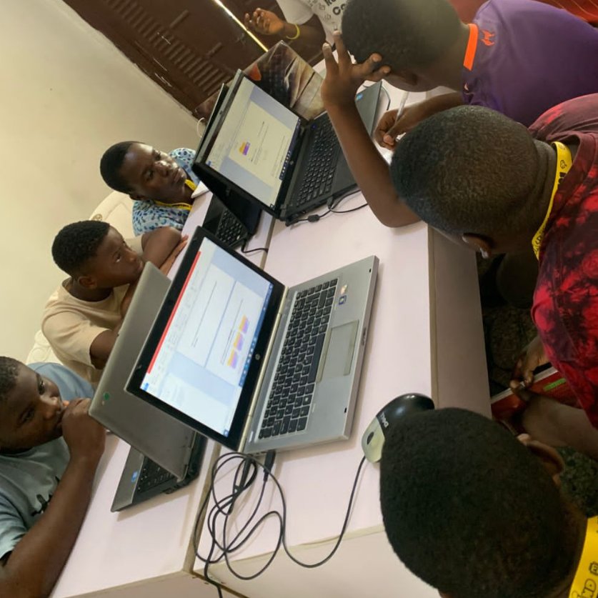 kodamind's tweet photo. kodamind's ongoing code a robot classes.🤖The fuuture is tech!#jesus #code #coding #moderntechnology #kodamind #kodamindeducational https://t.co/JM45ZCdeCy