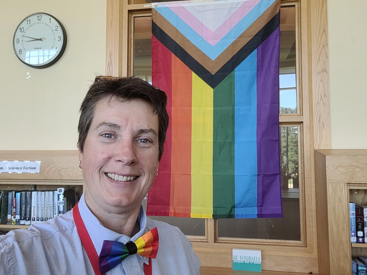 ccondonhms's tweet photo. Happy Pride! Happy Tie Tuesday! #Pride2022 #TieTuesdayProject @HinghamMidSch https://t.co/as6unCy7ZL