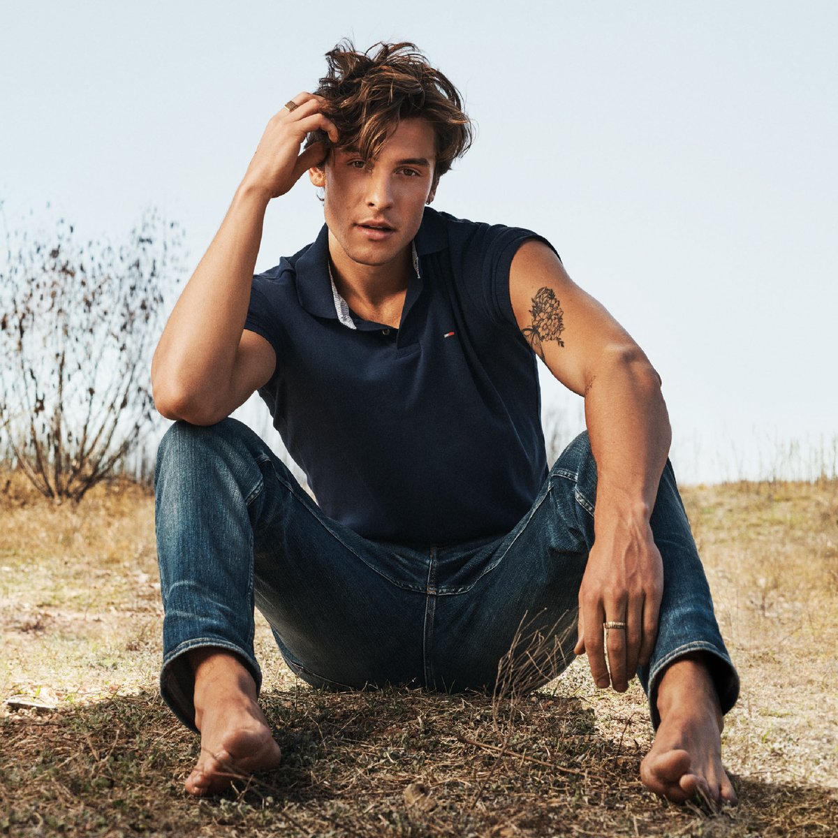 Made with 96% organic cotton, the 1985 Polo is a true classic, reworked with a more sustainable approach. Discover more: tom.my/6017zXApN <a href="/ShawnMendes/">Shawn Mendes</a> #TommyHilfiger #PlayItForward #TommyXShawn #ShawnMendes