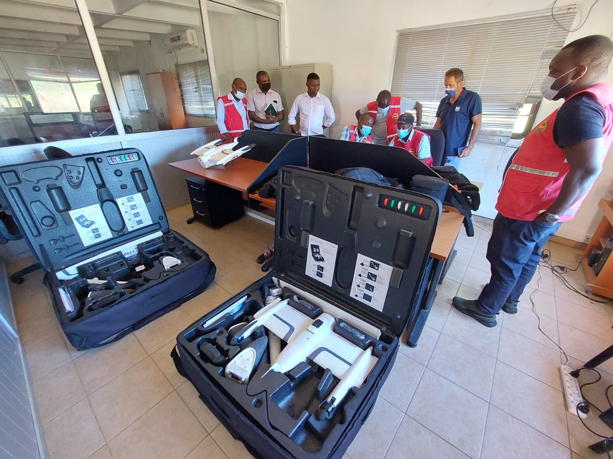 CIMAFoundation's tweet photo. We are in Pemba, #Mozambique, with the Instituto Nacional de Gestão e Redução do Risco de Desastres #INGD, to follow the #drone survey operations. The objective is to obtain the topographical basis to build a #forecastingmodel of urban flooding and thus direct emergency planning. https://t.co/cu2EEDJrTp