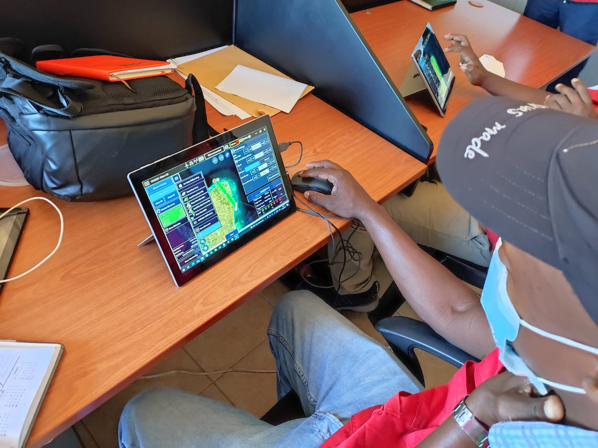 CIMAFoundation's tweet photo. We are in Pemba, #Mozambique, with the Instituto Nacional de Gestão e Redução do Risco de Desastres #INGD, to follow the #drone survey operations. The objective is to obtain the topographical basis to build a #forecastingmodel of urban flooding and thus direct emergency planning. https://t.co/cu2EEDJrTp