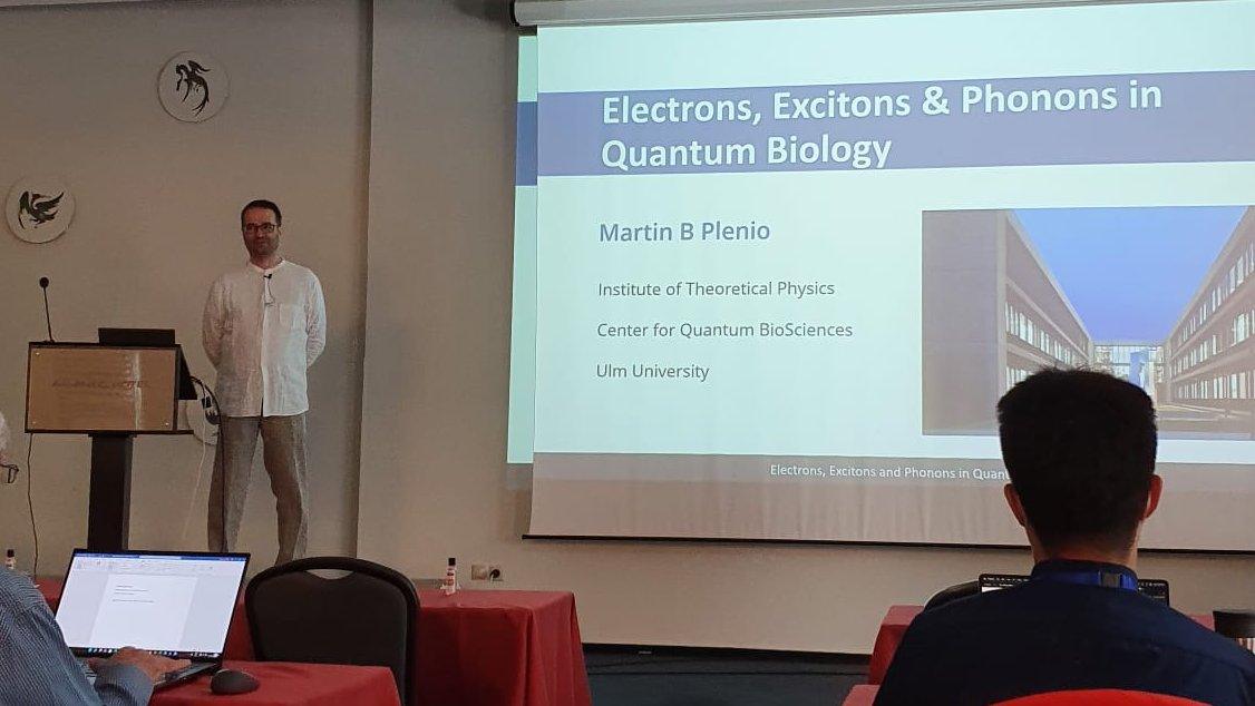 qubit_ulm's tweet photo. 📢 Finally back on the #QuEBS stage!! 🤩✨
Talk by our own Martin Plenio, highlighting recent work and future developments in our group!!
#QuantumBiology #Crete #Heraklion https://t.co/ZJzv1qFrpy