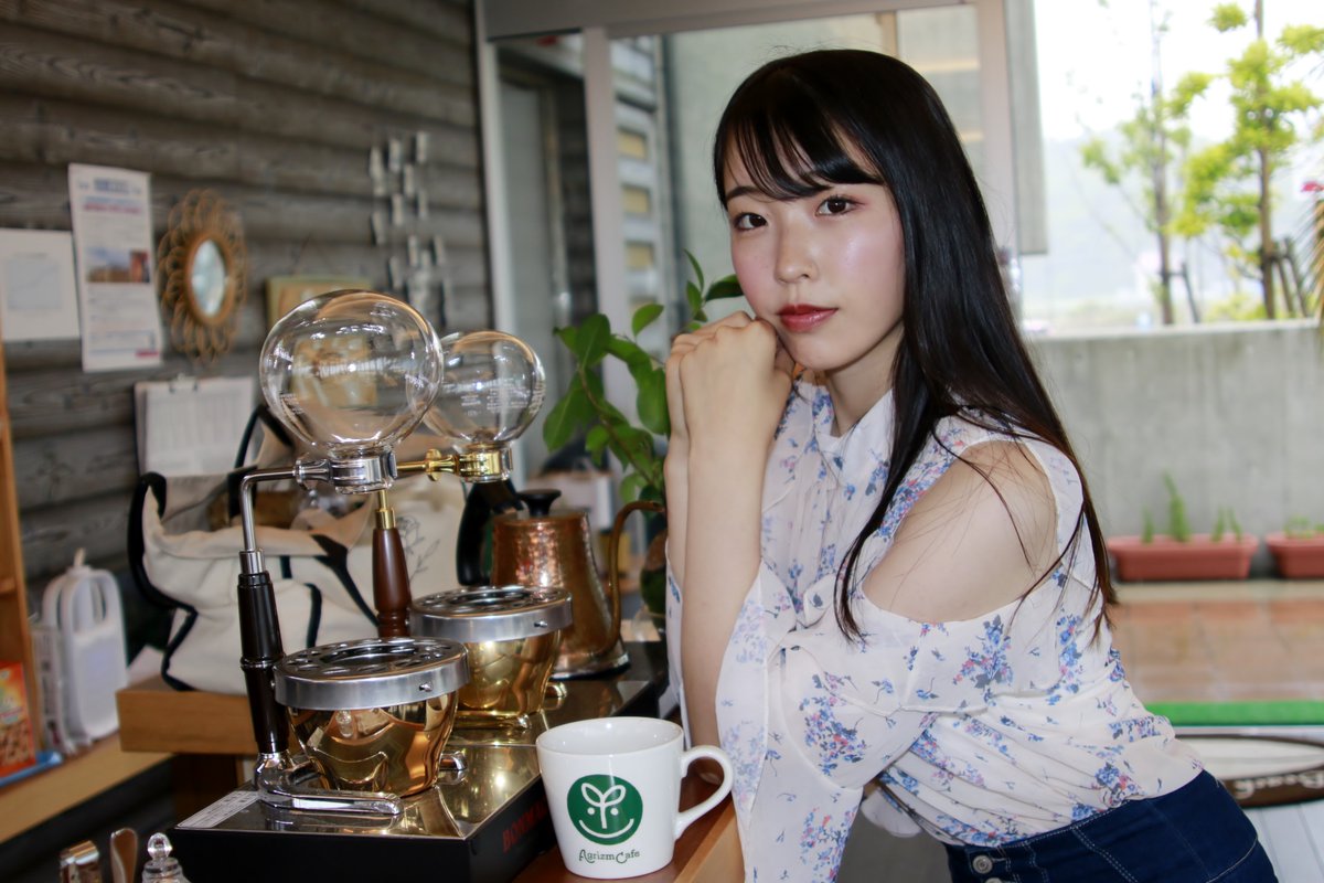 yokohiko61's tweet photo. 2022年６月５日　　
　長井浜リゾート　「Beach Side Cafe」
　　　キュティーベリー撮影会
　　　　　　もえちゃん！
　　　　　　　　　大人の雰囲気！

#京築アイドル
#cutieberry
#長井浜
#もえ
#BeachSideCafe
#JKアイドル https://t.co/0DdQzU3dtj
