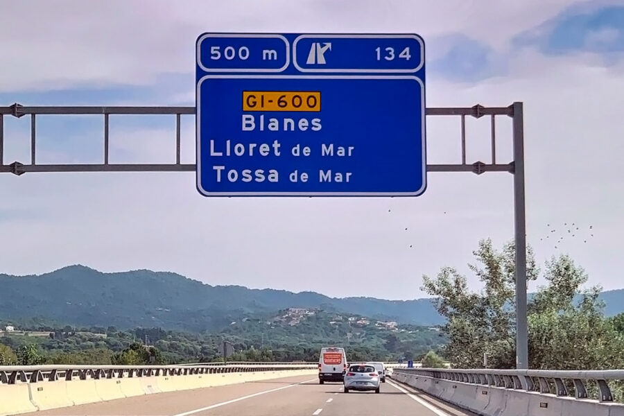 L’Ajuntament de #Lloret insta al <a href="/govern/">Govern de Catalunya</a> de la <a href="/gencat/">Generalitat de Catalunya</a> i a la resta d’institucions del país a millorar les infraestructures de comunicació

Anualment rep més de 1.300.000 viatgers i compta amb 40.553 habitants però no disposa de cap via d’alta capacitat

lloret.cat/ndp-MilloratIn…