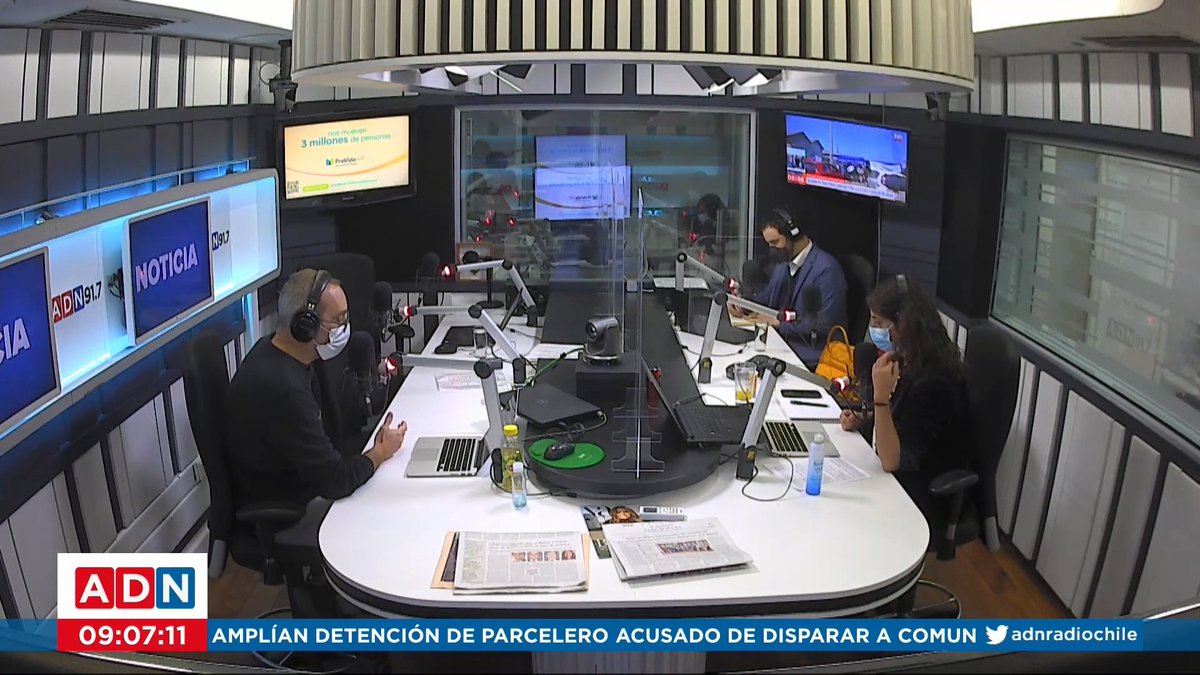 adnradiochile's tweet photo. 🎙 EN VIVO | En la #PautaB de hoy nos acompañan los convencionales Ricardo Montero (@Rmontero_) y Cristián Monckeberg (@cmonckeberg).

📻 https://t.co/8szv34JQPF
💻 https://t.co/jJWR6Tlay3 https://t.co/PRA7YJ6KBb