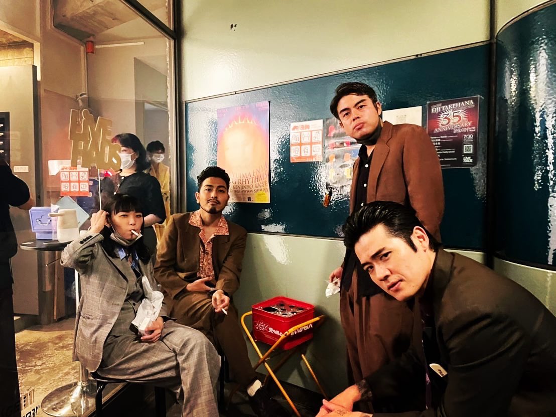 先日のTHETHROTTLE presents
『Swing &amp; Rock！』にお越し頂いた皆さんありがとうございました。

久々の企画に旧友のだいち率いるsubcityを迎え、最高の2マンでした。

LIVEHAUSも初めてでしたが最高でした✌️
また宜しくお願いします。

次は7月、名阪のBLASTツアー
楽しみだ。。