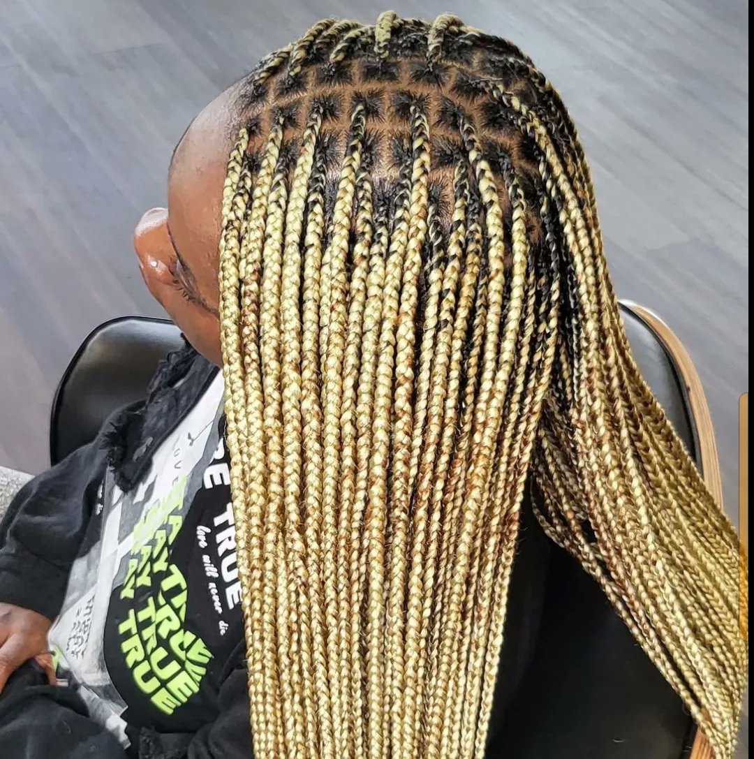 divinetouch_'s tweet image. Beautiful box braid!
Check our profile works... choose your preferred style and exact is what we will give you. 

Call in to book appointment. +1 469-735-2285

We are at 7111 Marvin D Love Fwy Suite 216 Dallas Tx 7527

#conrows #boxbraid #senegalesetwists #braiddesigns #hairs