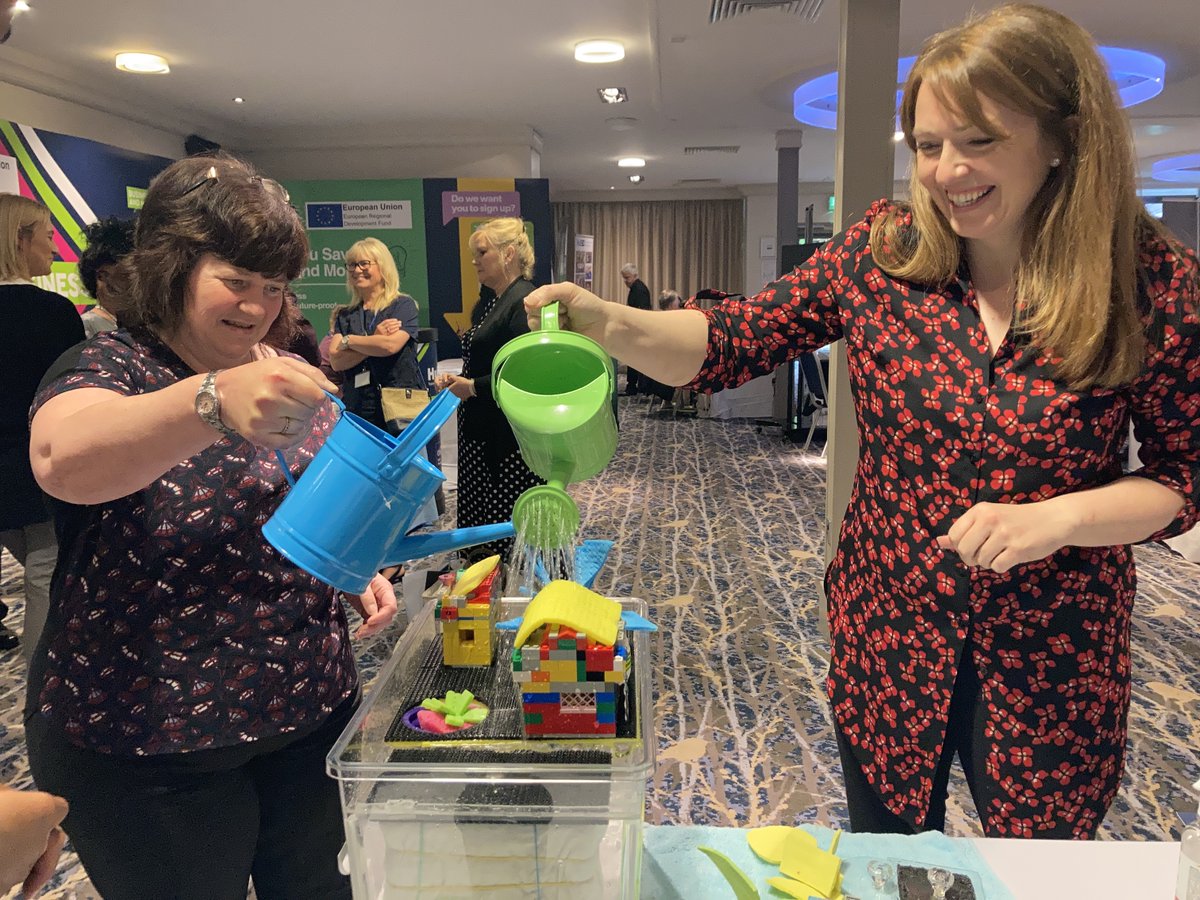floodinnovation's tweet photo. Visitors to the #ChamberExpo2022 are enjoying using our interactive sustainable drainage demonstration tool to see for themselves how #sustainabledrainagesystems help to reduce the risk of flooding by #slowingtheflow.
#BizWeekHumber 
@hhchamber @UniOfHull https://t.co/5zRxS9AWEW