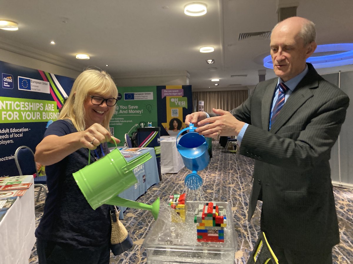 floodinnovation's tweet photo. Visitors to the #ChamberExpo2022 are enjoying using our interactive sustainable drainage demonstration tool to see for themselves how #sustainabledrainagesystems help to reduce the risk of flooding by #slowingtheflow.
#BizWeekHumber 
@hhchamber @UniOfHull https://t.co/5zRxS9AWEW