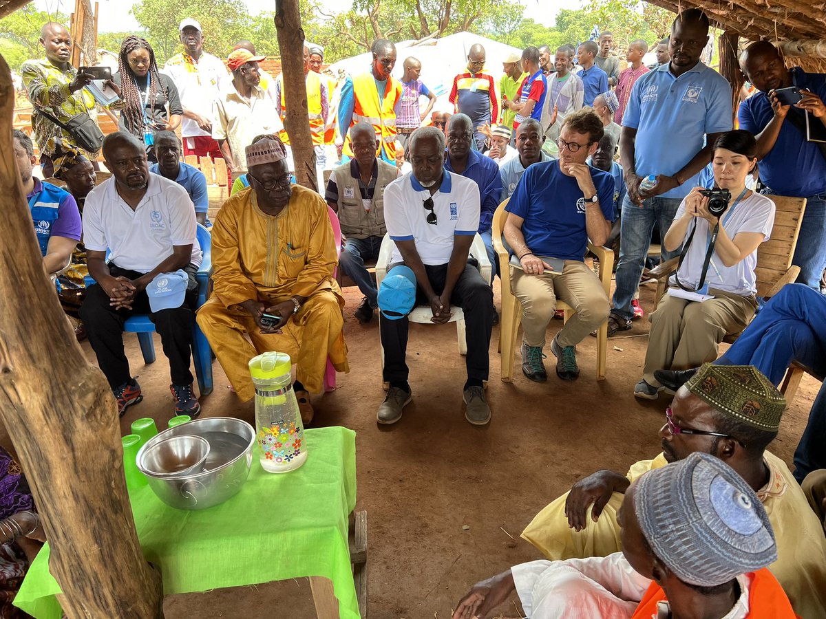 LaurentRudas's tweet photo. Environ 1000 ménages réinstallés définitivement au Village de Padama- Ouaka à Bambari. Un record ds la coordination solutions durables GTSD, grâce au @PNUD_RCA, @UN_CAR , @OCHA_CAR, @UNHCR_CAR, @UNICEF_CAR et @IOM_CAR https://t.co/5KZHXHmc9u