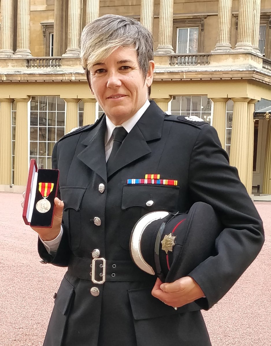 Sal_Hammond's tweet photo. Honoured and privileged to have received the Queen's Fire Service Medal from the Duke of Cambridge at Buckingham Palace today. Thank you to all who have supported me along the way. https://t.co/EwPTtDxc45