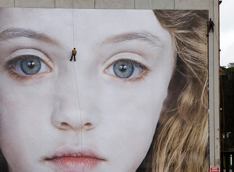 NachtGeher's tweet photo. #helnwein #hyperrealismus #superrealismus https://t.co/E8IR9aRY13