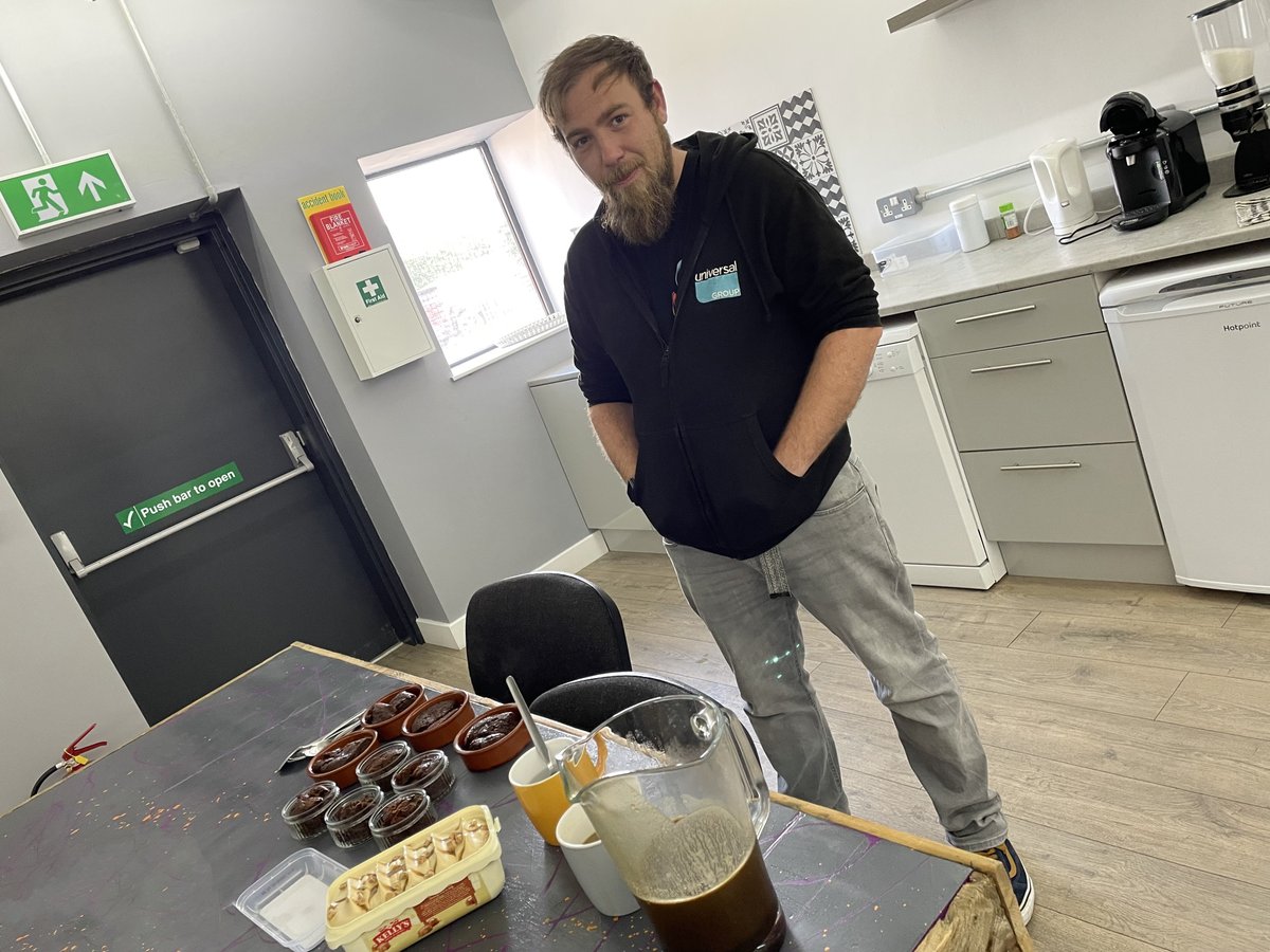 Universal Live tweet media