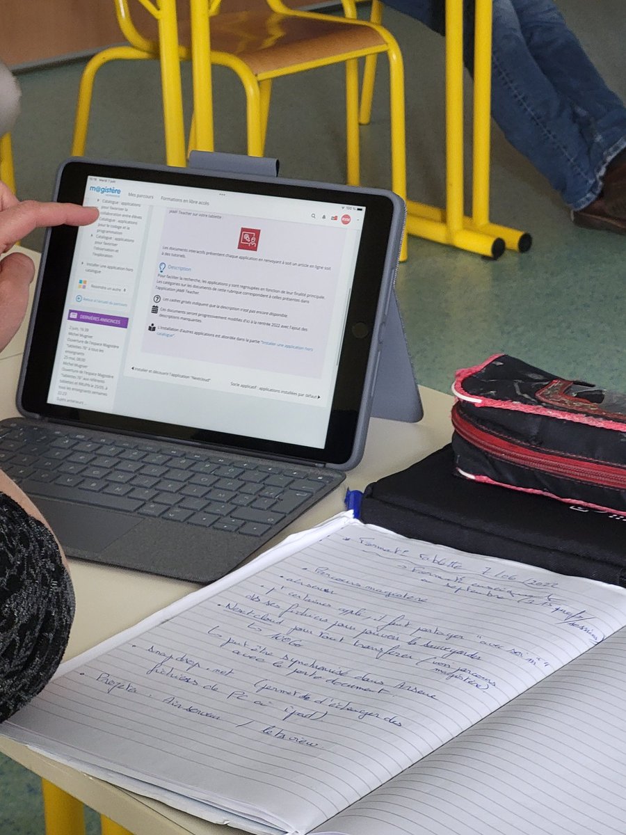 delestienne76's tweet photo. Formation prise en main des tablettes à destination des #référentstablettes
Une journée riche en découvertes,  des temps de manipulations et de partages @DraneNormandie @dsden76 @seinemaritime https://t.co/QlB0cbE9y6