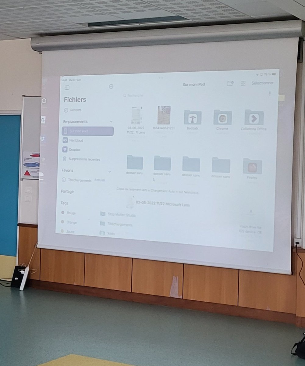 delestienne76's tweet photo. Formation prise en main des tablettes à destination des #référentstablettes
Une journée riche en découvertes,  des temps de manipulations et de partages @DraneNormandie @dsden76 @seinemaritime https://t.co/QlB0cbE9y6