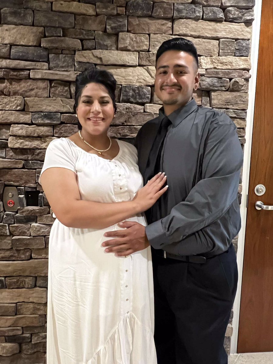 itsmommafi_75's tweet photo. @pulte he really wanted to give me the wedding we really wanted but money was not there. He Worked long hours in the hot sun and blistering cold but we got to say I do at the court house. https://t.co/hIi2huUfS6