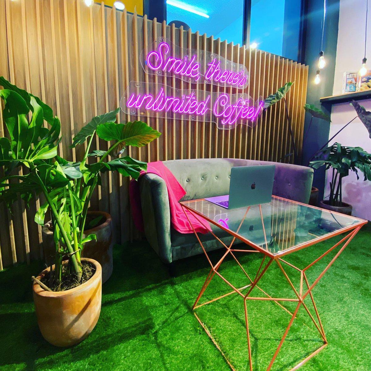 chezvousCDMX's tweet photo. BIENVENIDO a tu nuevo espacio favorito en PARQUE HUNDIDO 🤩 ¡Todo incluido! Solo paga por el tiempo
📍Av. Insurgentes Sur #1188
Bebidas y snacks | Salas de juntas | Cabinas individuales | Súper wifi | Impresora y Scanner | Juegos de mesa
#Timecafe #ParqueHundido #HomeOffice https://t.co/TrJBvI56ry